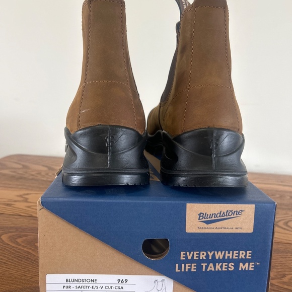Blundstones main image 4